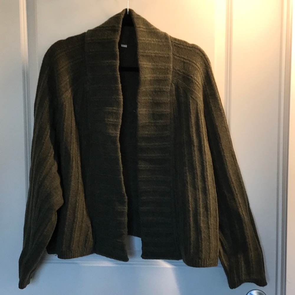 Lululemon xs sweater cardigan, tag is cut but never worn